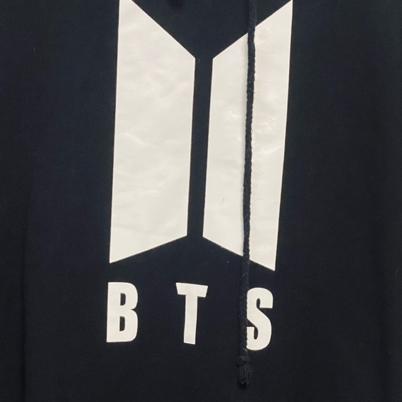 BTS Suga 93 Black Logo Sweater with Hood - Picture 7 of 8